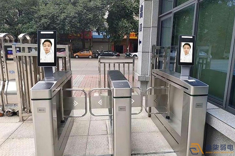 人臉識別門禁是怎么識別人臉圖像的呢？