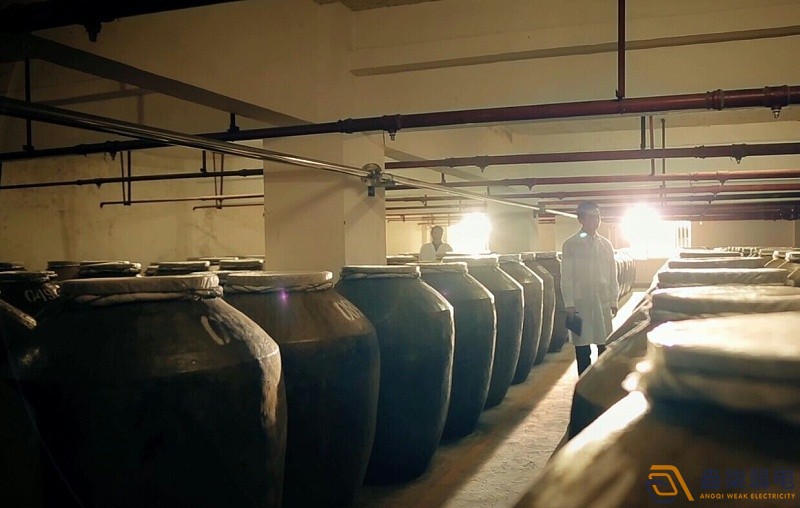 成都盎柒弱電—酒廠窖池測溫儀有什么作用？